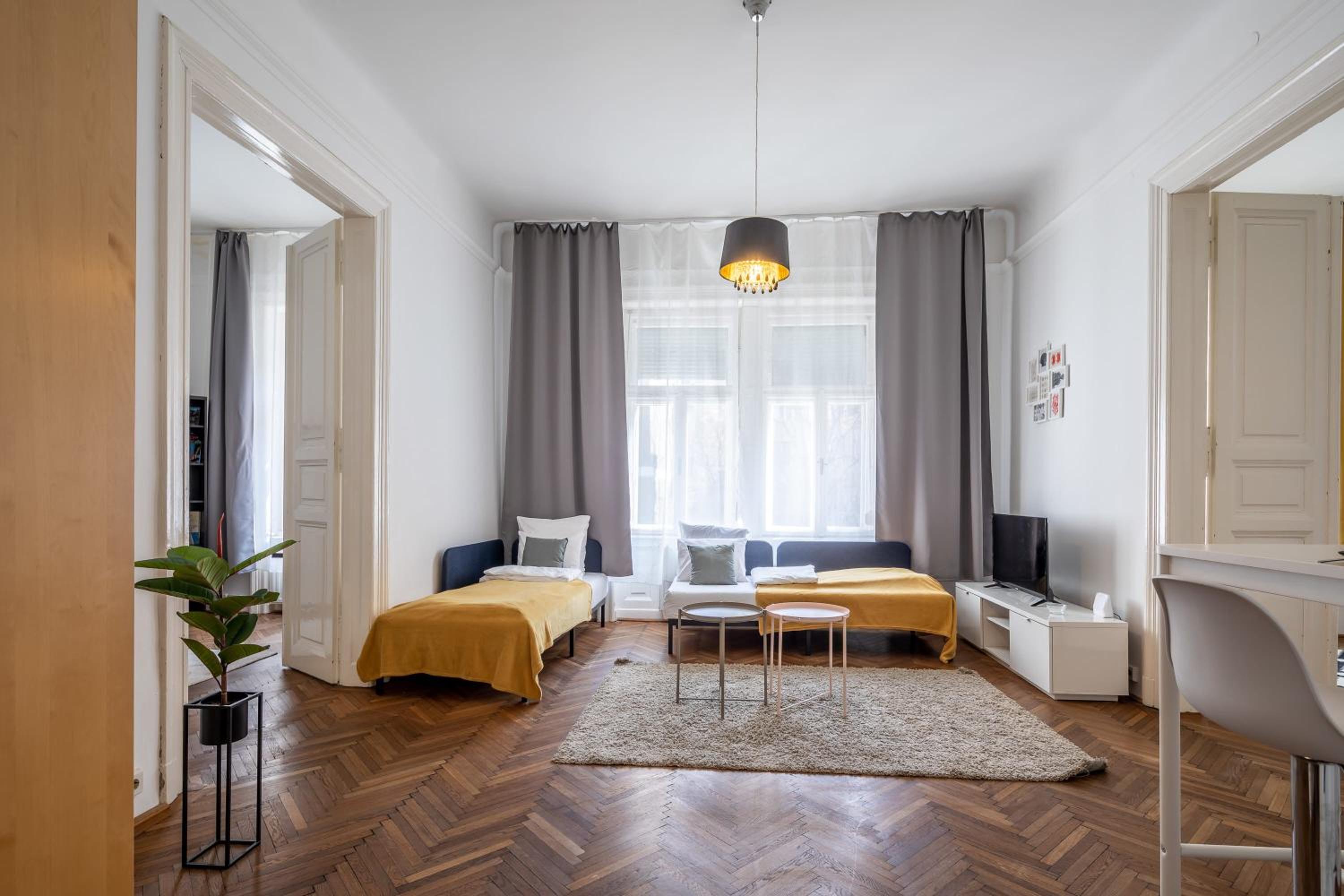 Spacious central home view 2