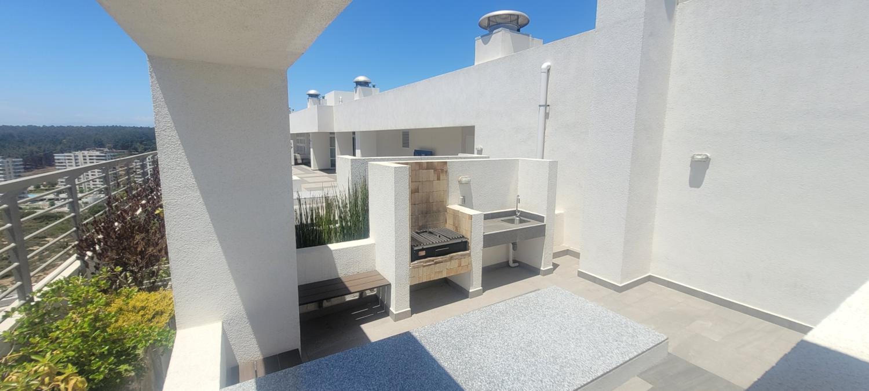 Edmundo Eluchans plaza 2066 Reñaca