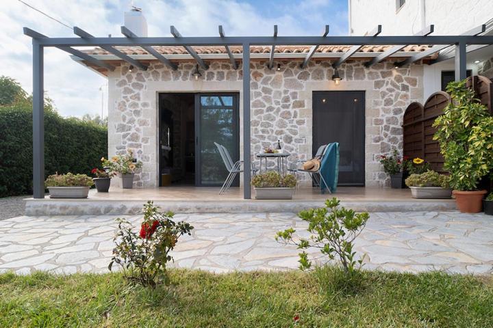 villa on the sea view 3