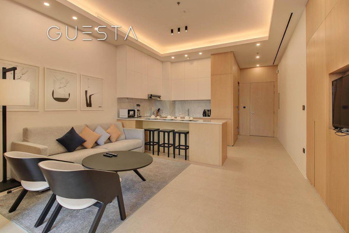 Royal Amwaj Apartments at Anantara, Palm Jumeirah, Free beach and pool access