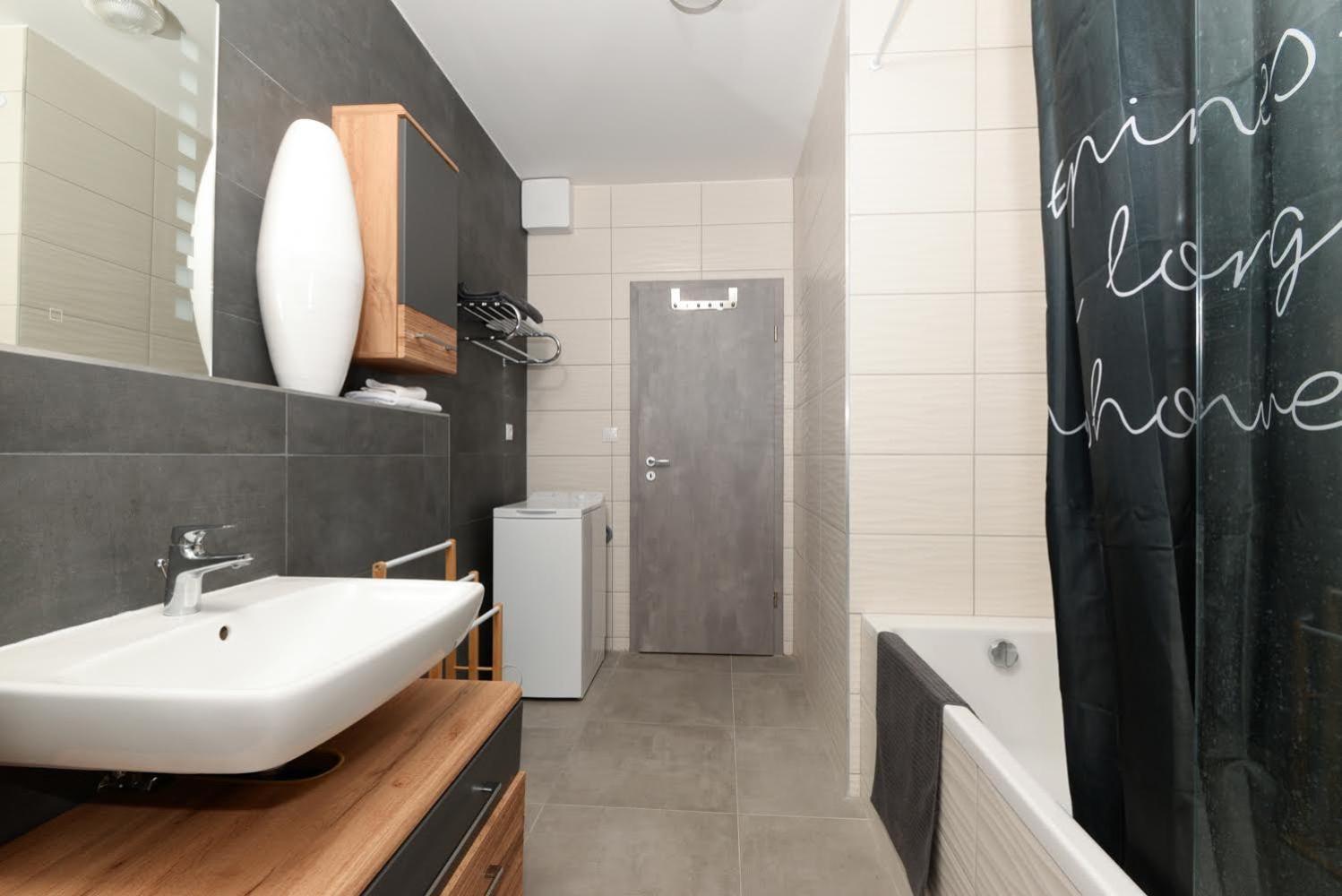BP GARDEN APARTMENT view 5