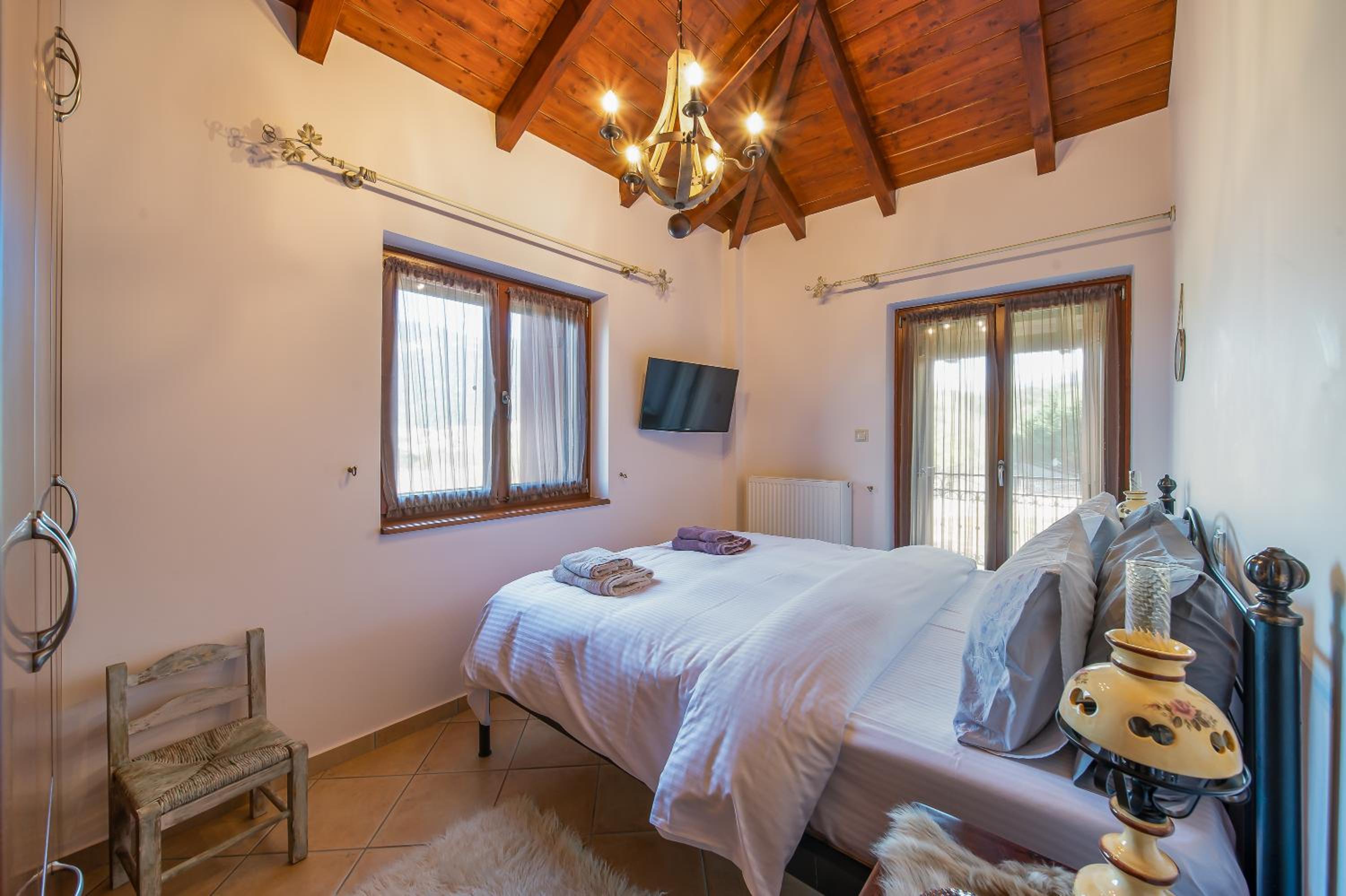 Arachova Mountain Villa photo 3