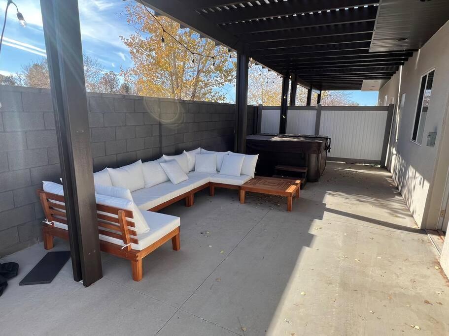 Water Canyon 4bd3Bath HotTubDeck