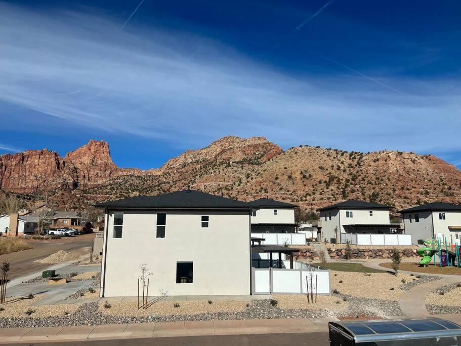 Water Canyon 4bd3Bath HotTubDeck