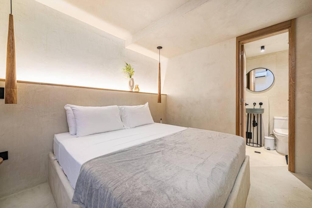 Provenza 6 Bedroom House by HOUSY HOST