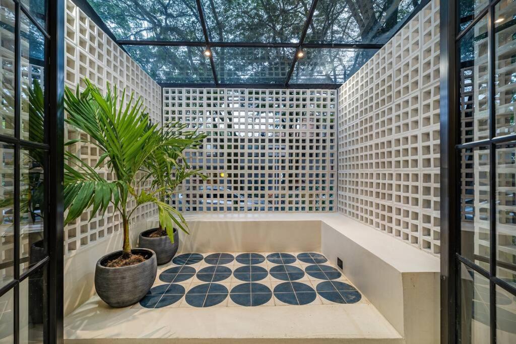 Provenza 6 Bedroom House by HOUSY HOST