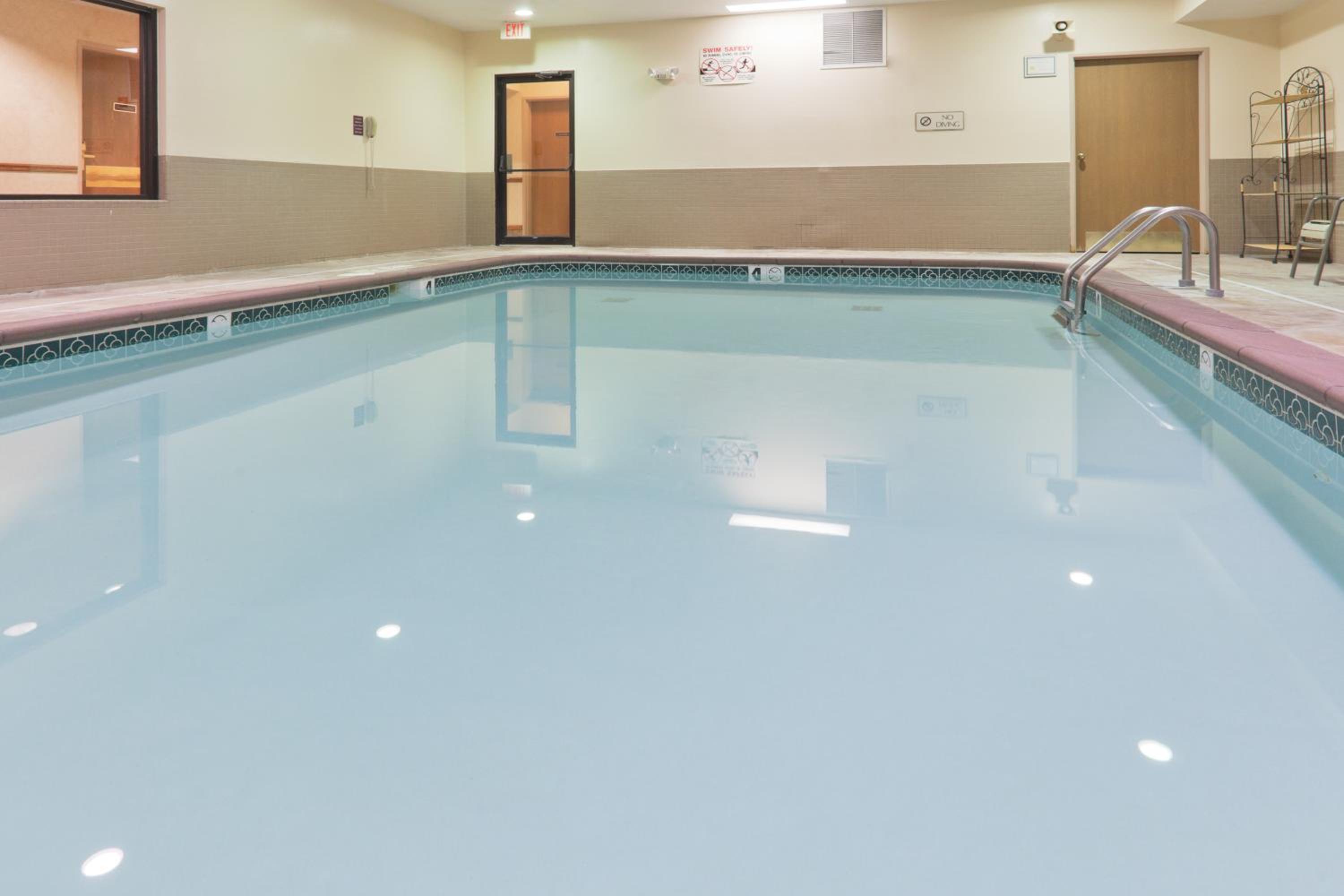 Baymont by Wyndham Portage view 4