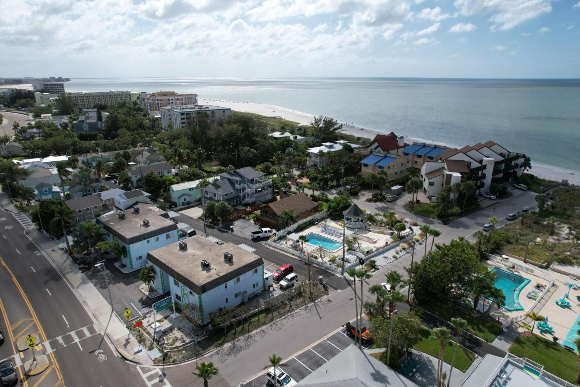 Twins Inn & Apartments