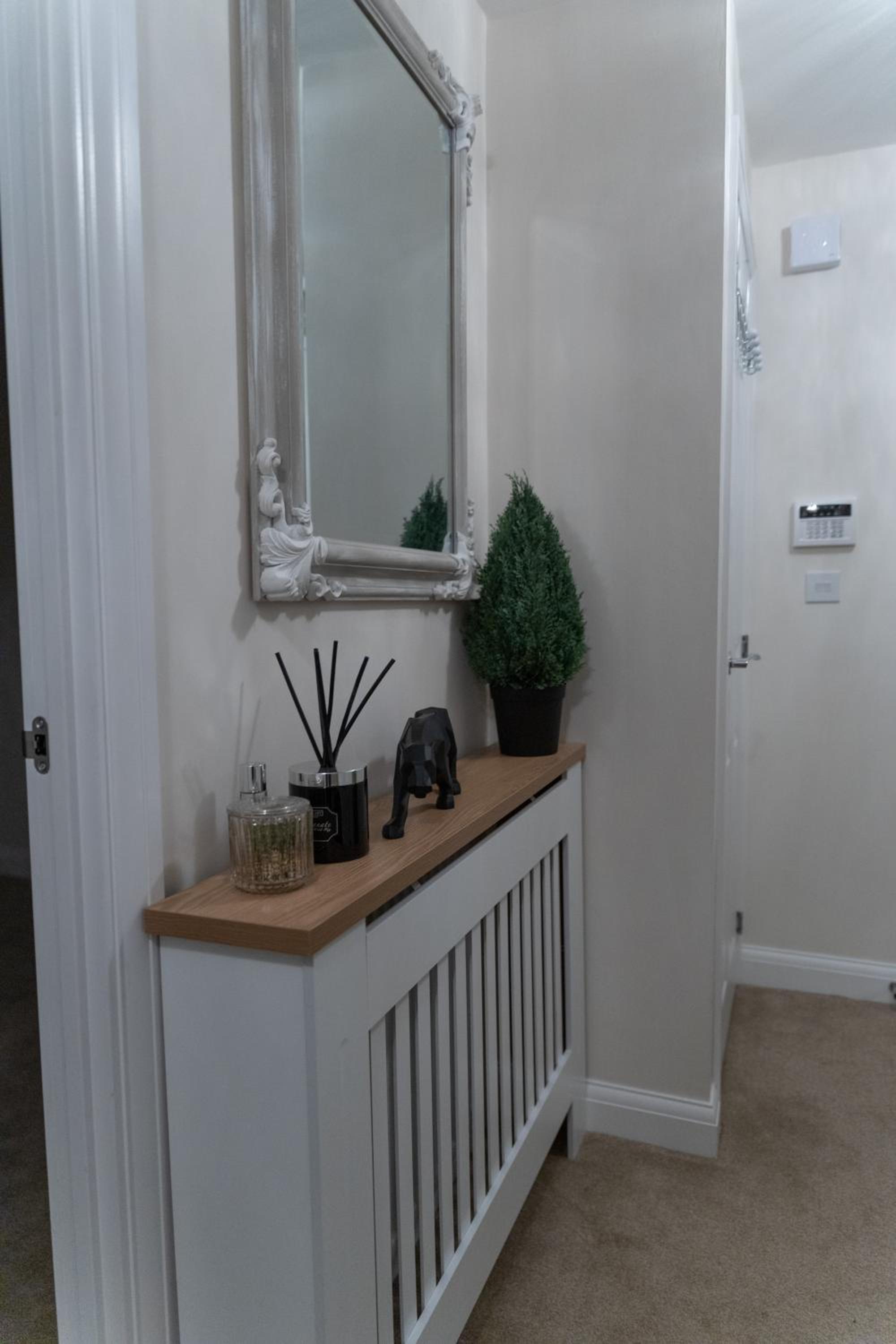 Westergate - 4 Bed Luxury Home with free parking view 4