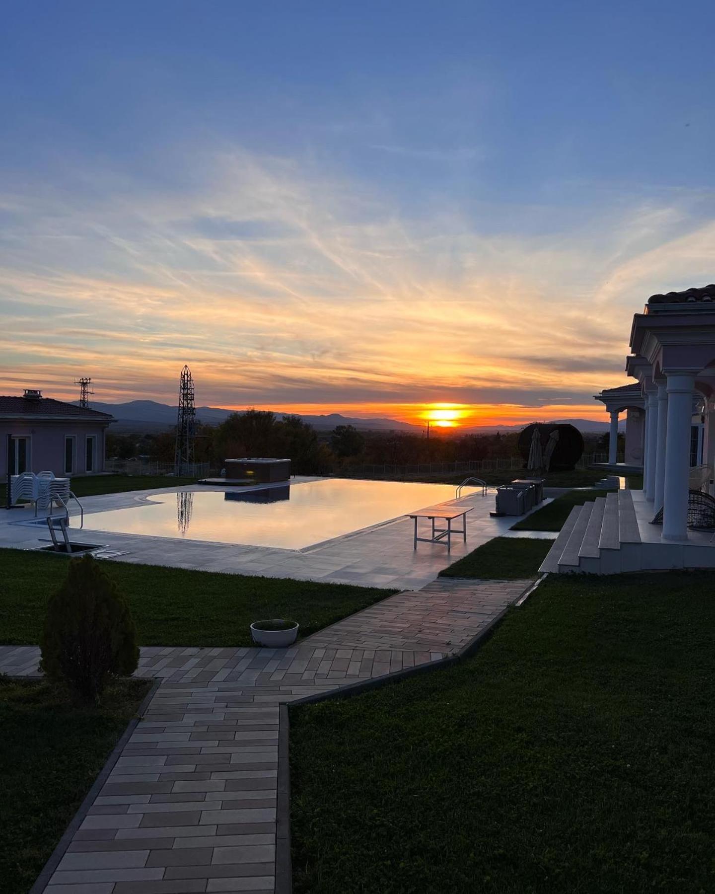Diamond Villas