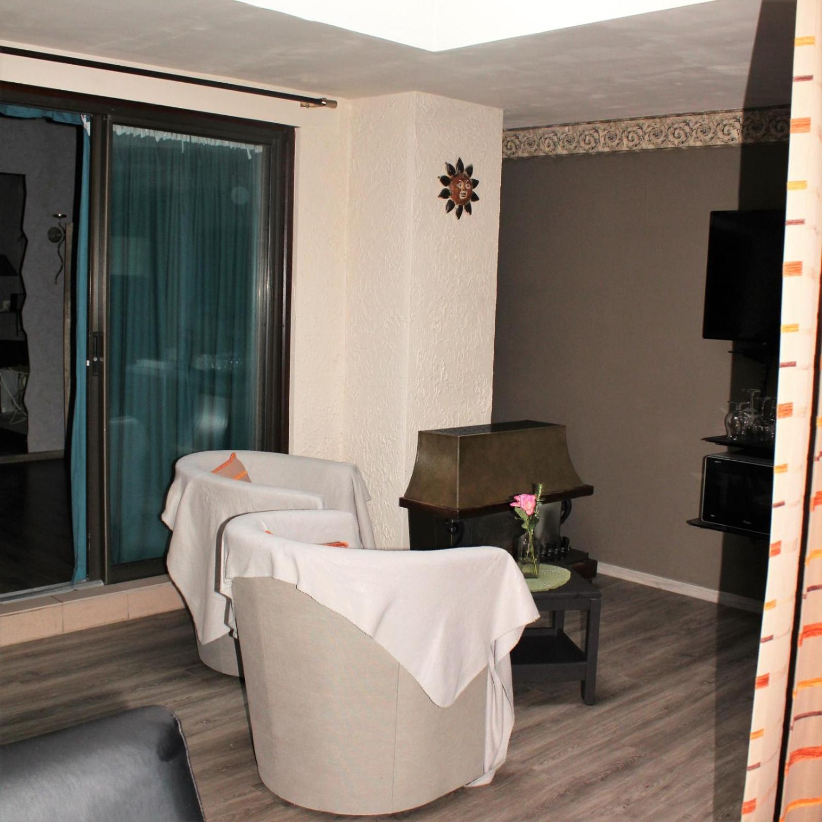 Qiomi's room