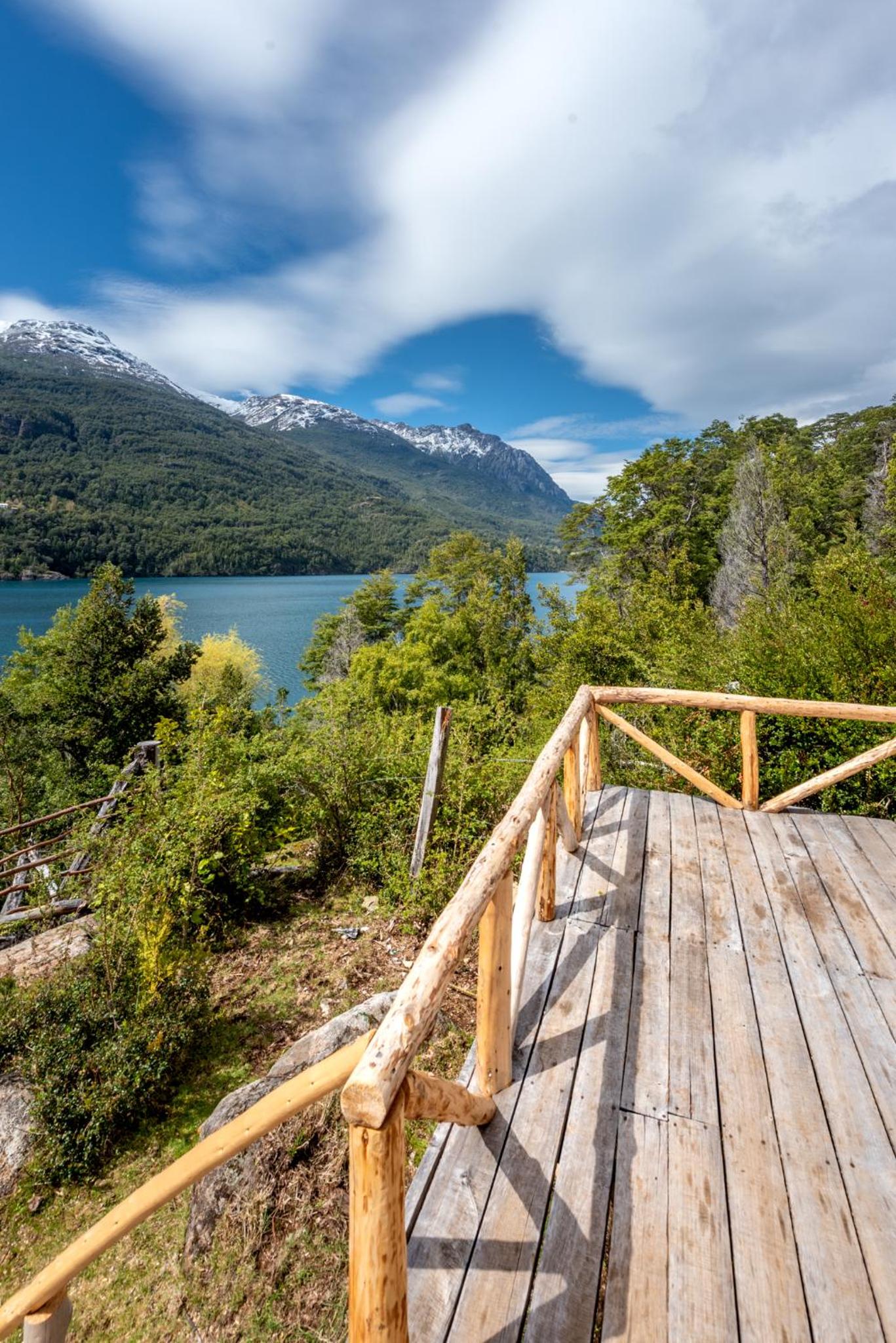 Cabaña de Montaña a Orillas del Lago Inferior