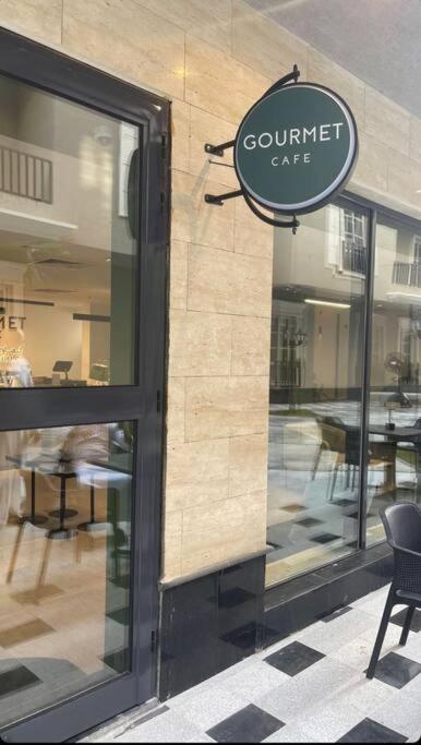 2BR Luxury Stay I 5 Min to Boulevard