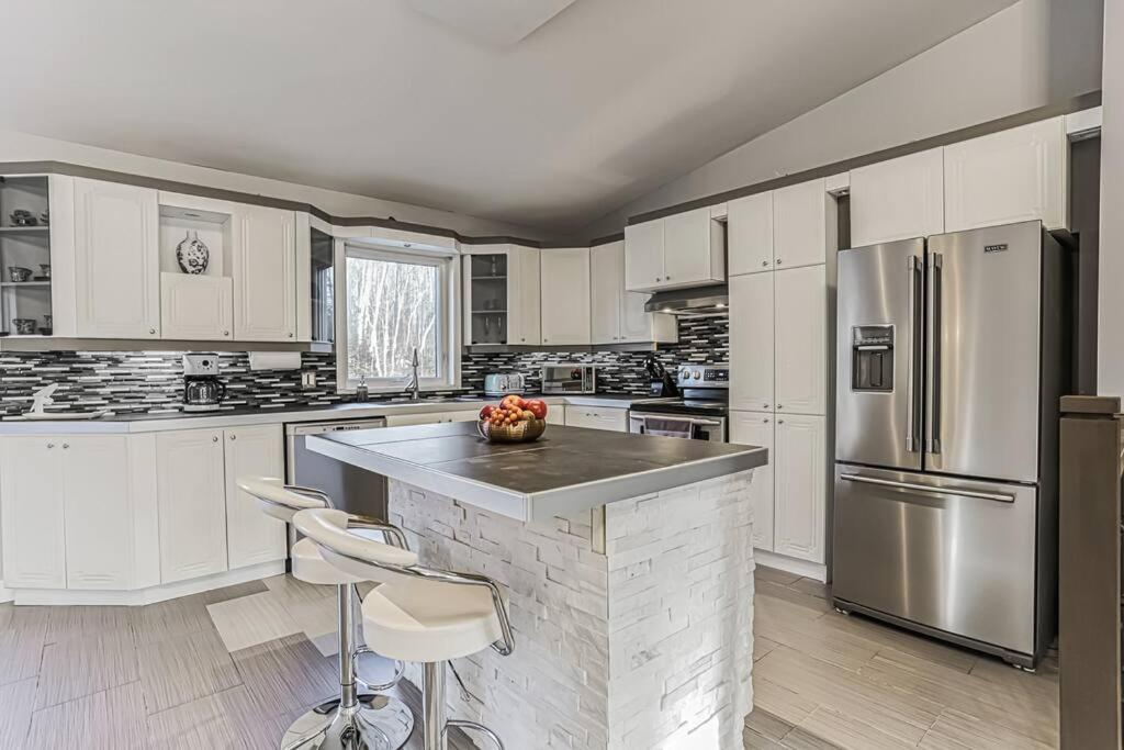 Cheerful 4 bedroom home with inground heated pool