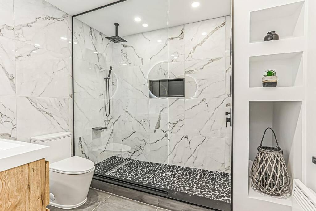 Cheerful 4 bedroom home with inground heated pool