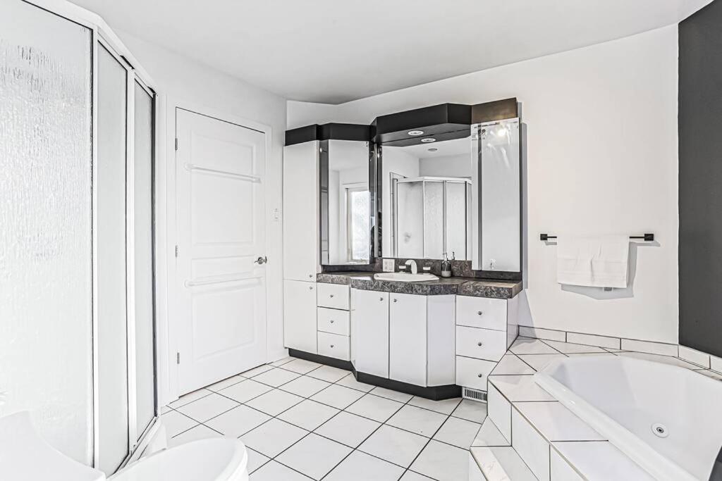 Cheerful 4 bedroom home with inground heated pool