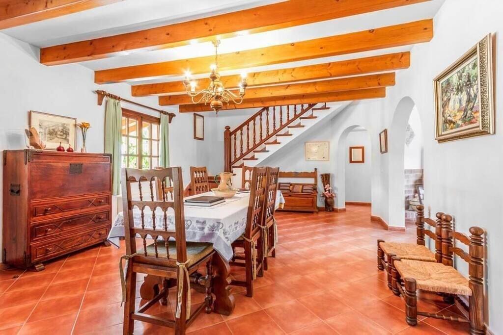 Charming villa close to Puerto Pollensa by Renthousing