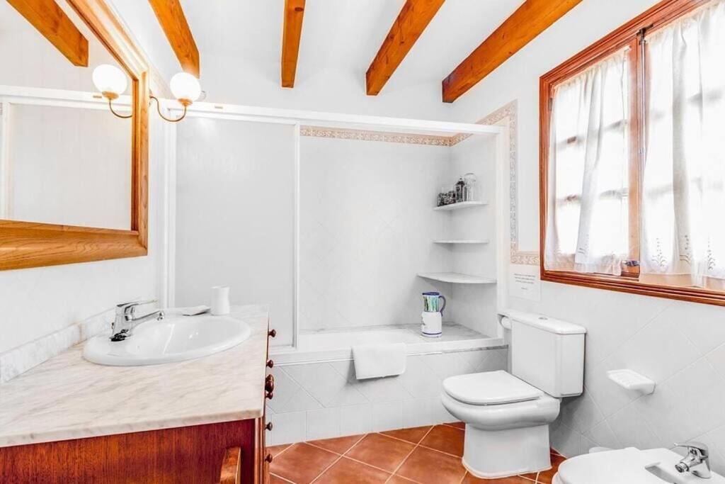Charming villa close to Puerto Pollensa by Renthousing