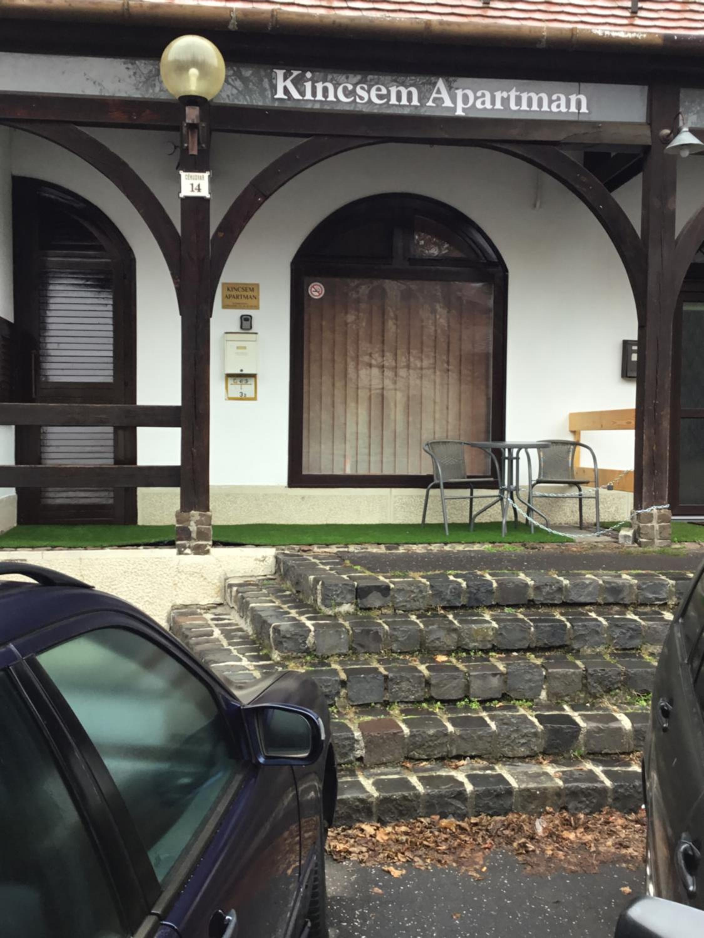 Kincsem Apartman view 5