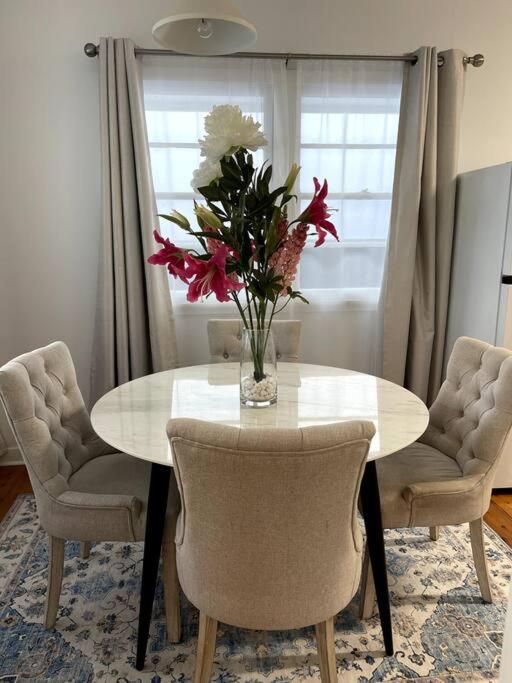 Beach House 100ms to Beach Freshly Renovated All New Appliances