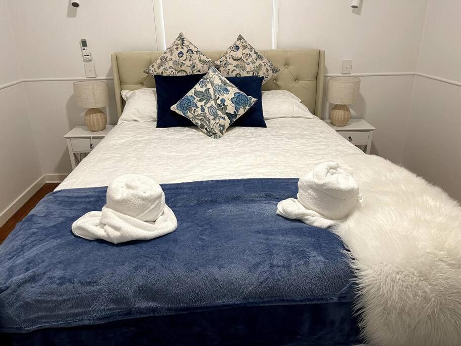 Beach House 100ms to Beach Freshly Renovated All New Appliances