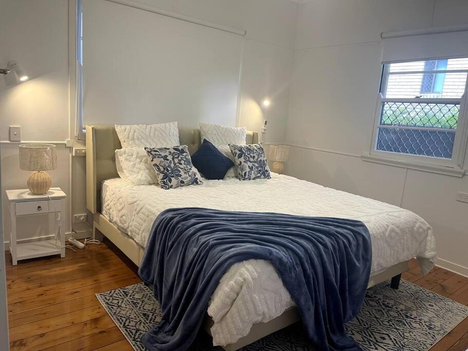 Beach House 100ms to Beach Freshly Renovated All New Appliances