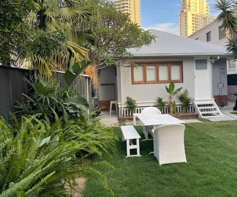 Beach House 100ms to Beach Freshly Renovated All New Appliances