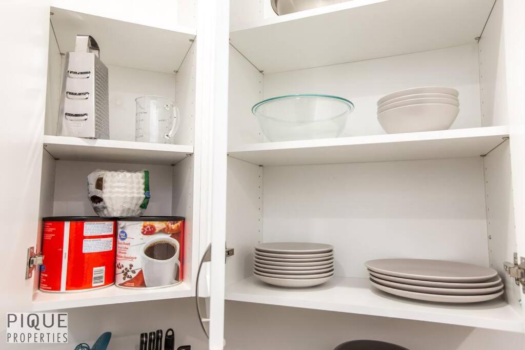 NEW, Mountain Chic Suite, Whyte Avenue, Netflix, WiFi, Sleeps 6