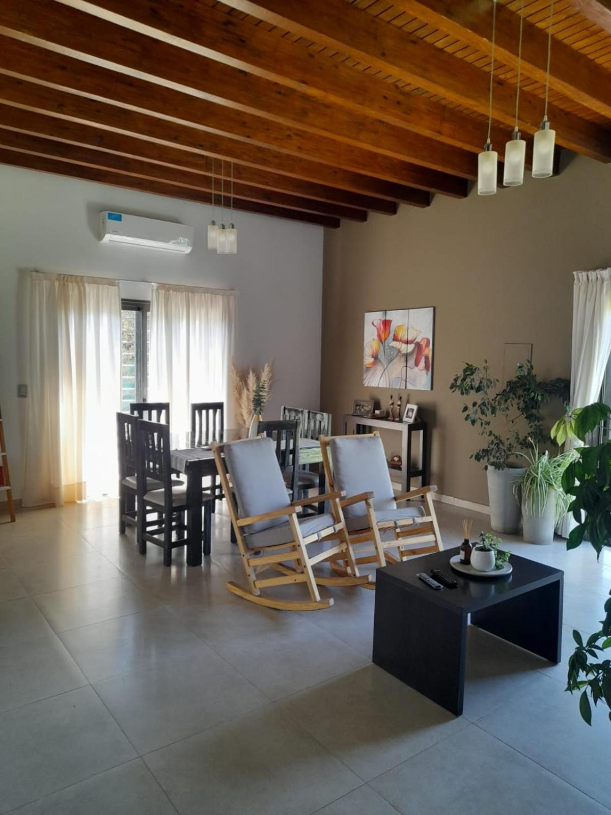 excelente casa con pileta