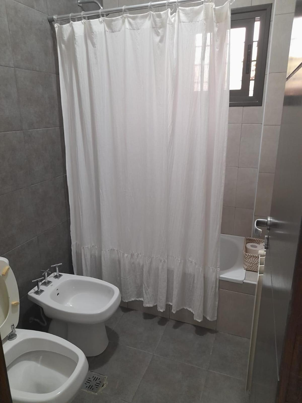 excelente casa con pileta