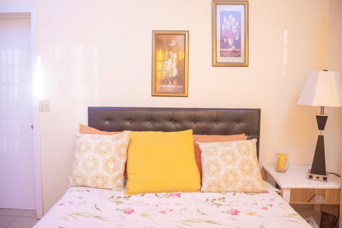 Amazing 2-Bedroom Apt Sleeps 3 Warm & Cosy