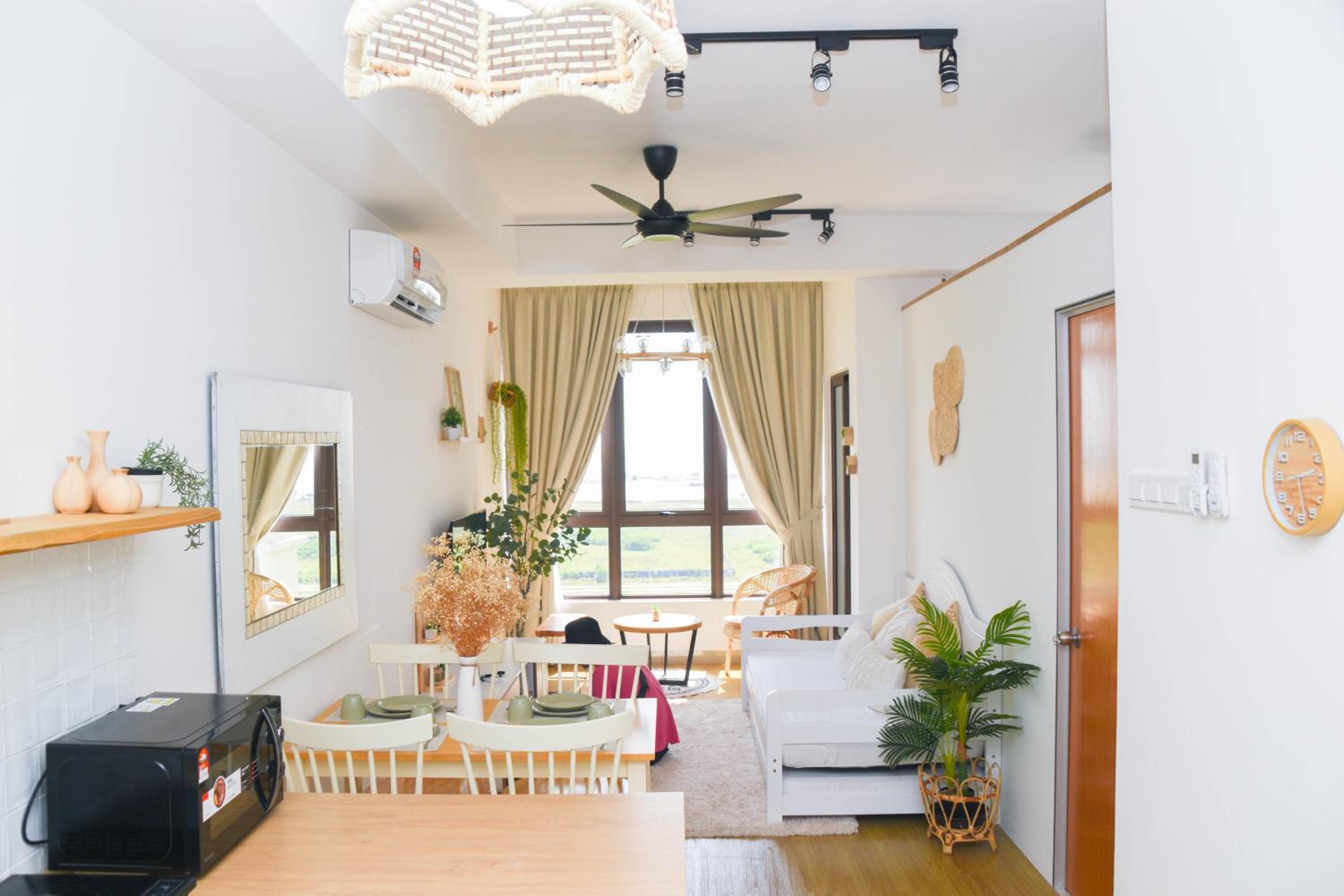 Seabreeze Seaview Super Cosy Stay Bali Residence photo 6
