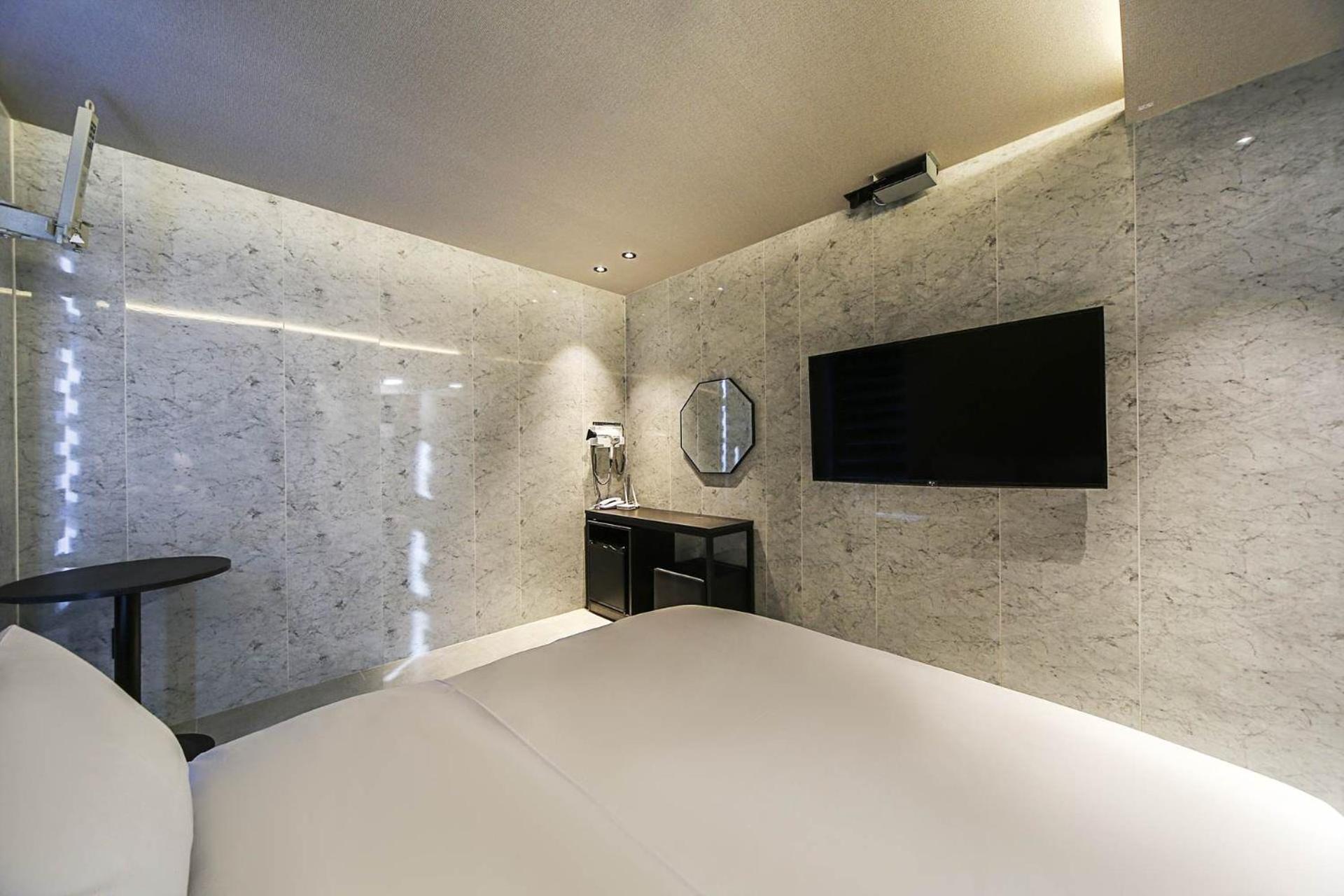 MG Hotel Jonggak 11