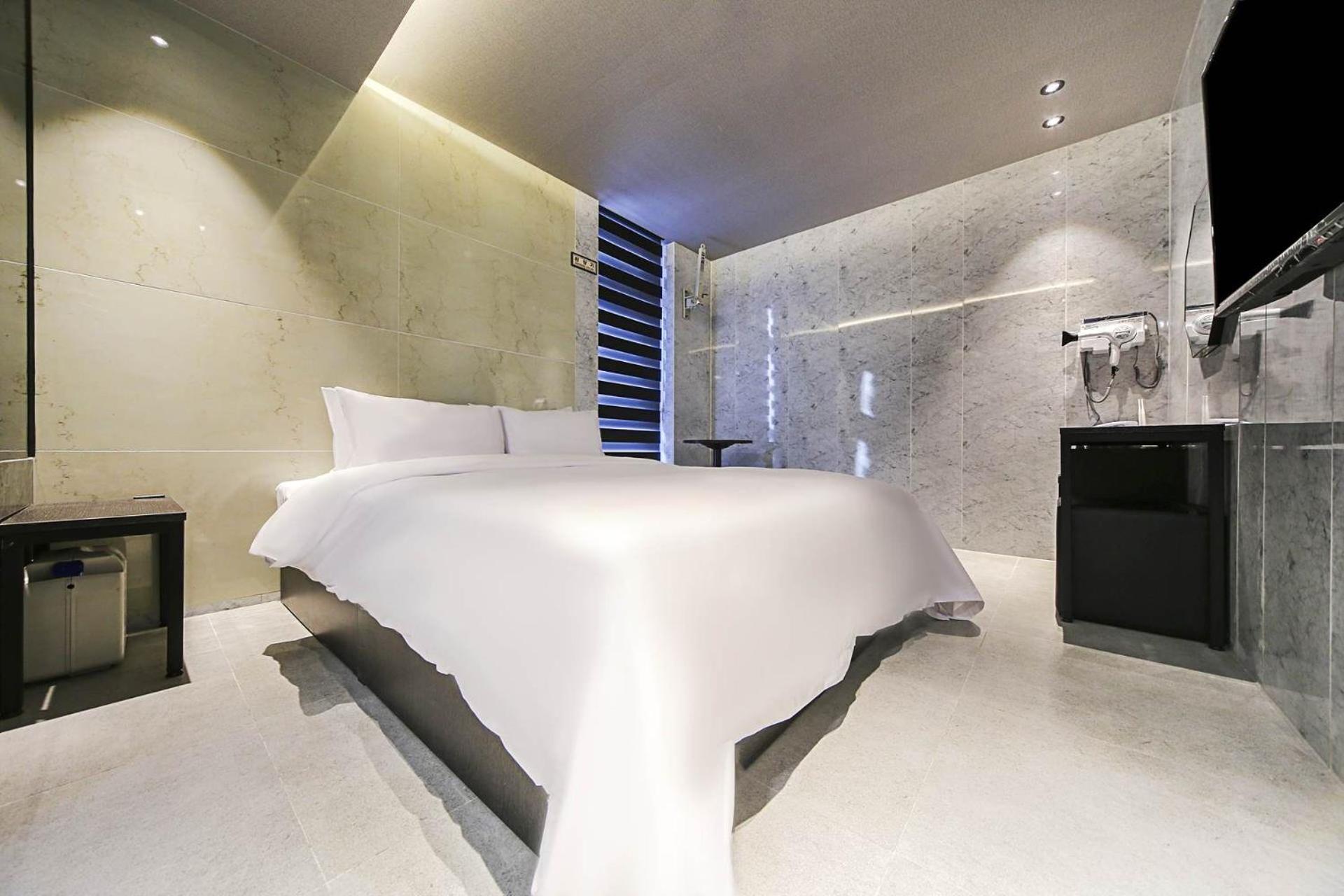 MG Hotel Jonggak 9