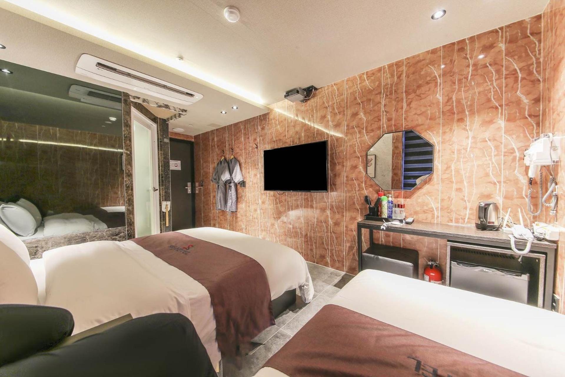 MG Hotel Jonggak 24