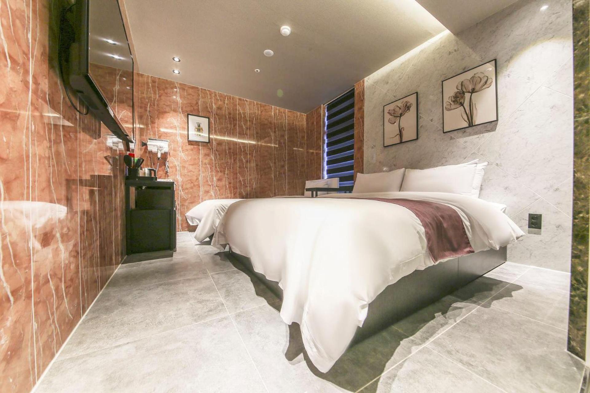 MG Hotel Jonggak 25