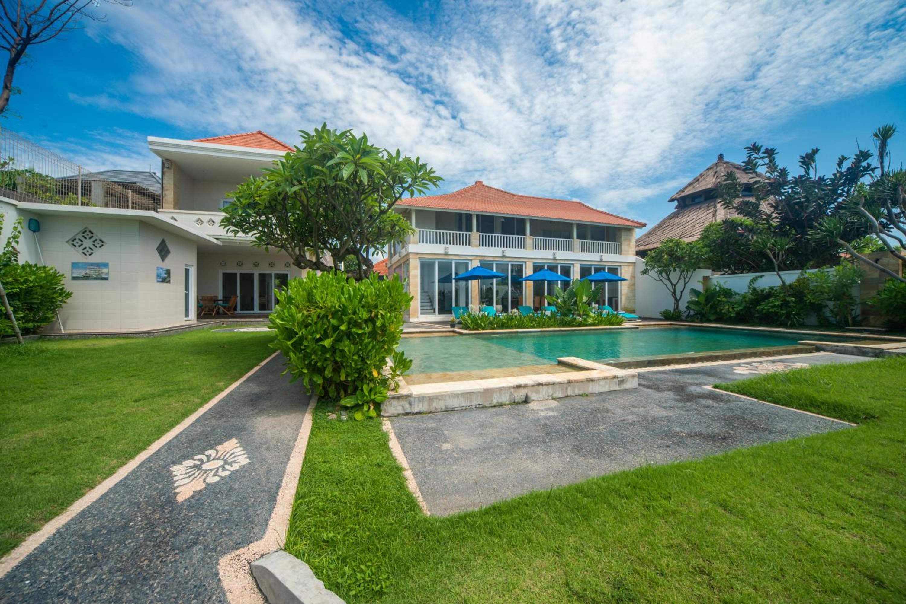Suzuki Villa Ketewel Beachfront