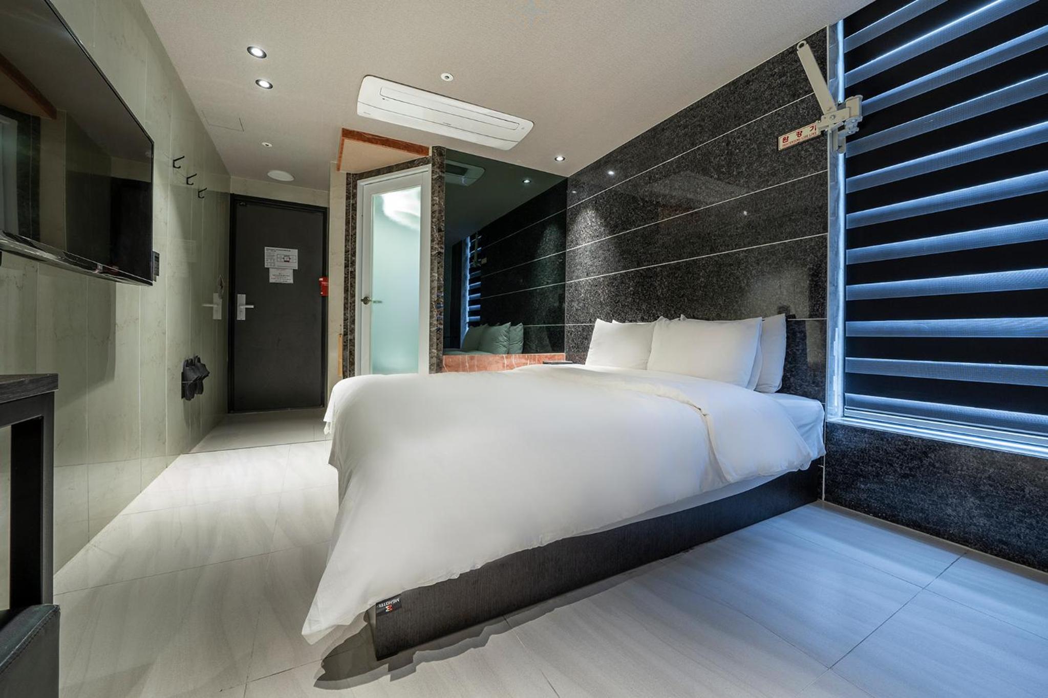 MG Hotel Jonggak 31
