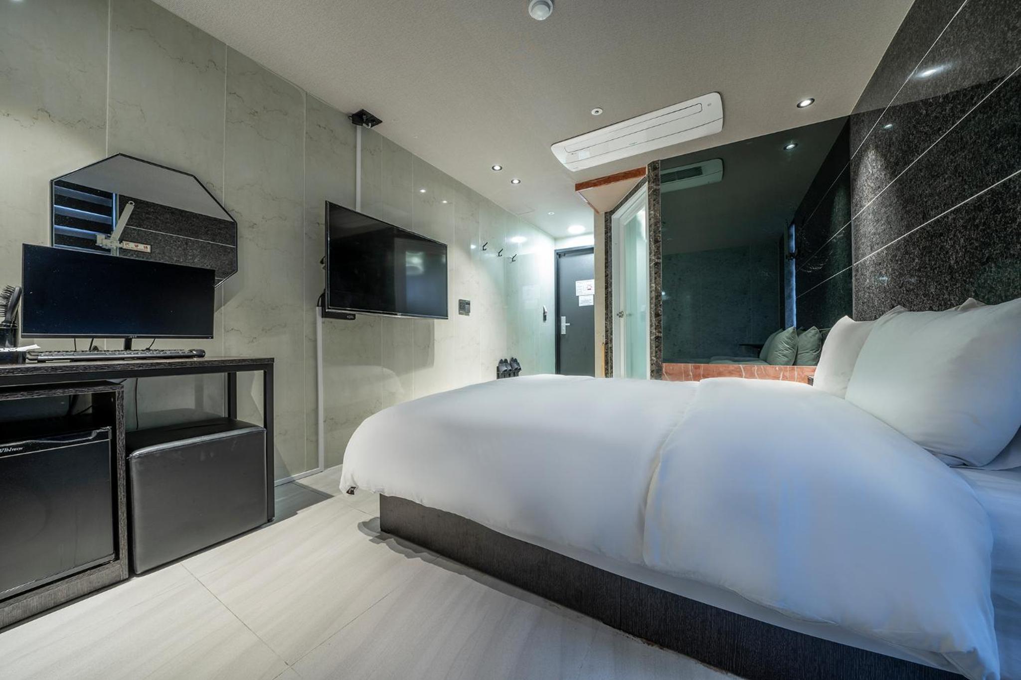 MG Hotel Jonggak 32