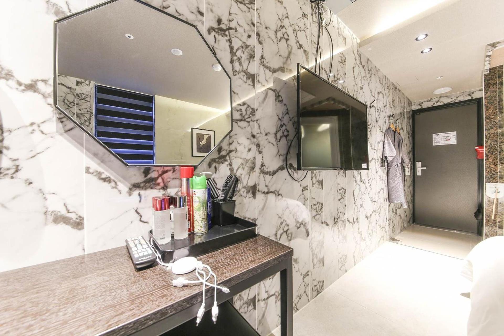 MG Hotel Jonggak 33