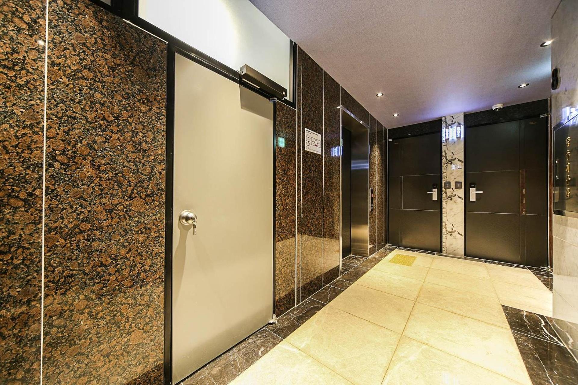 MG Hotel Jonggak 37