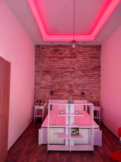 Central Studio in Central Budapest with AC - Brick House view 2