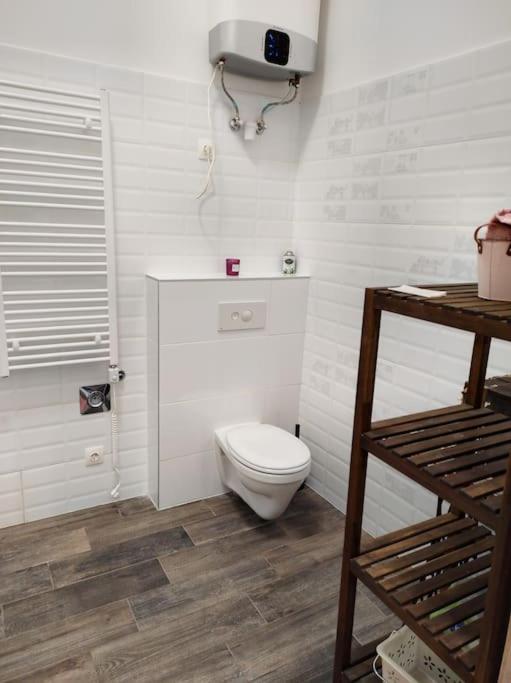 Central Studio in Central Budapest with AC - Brick House view 5