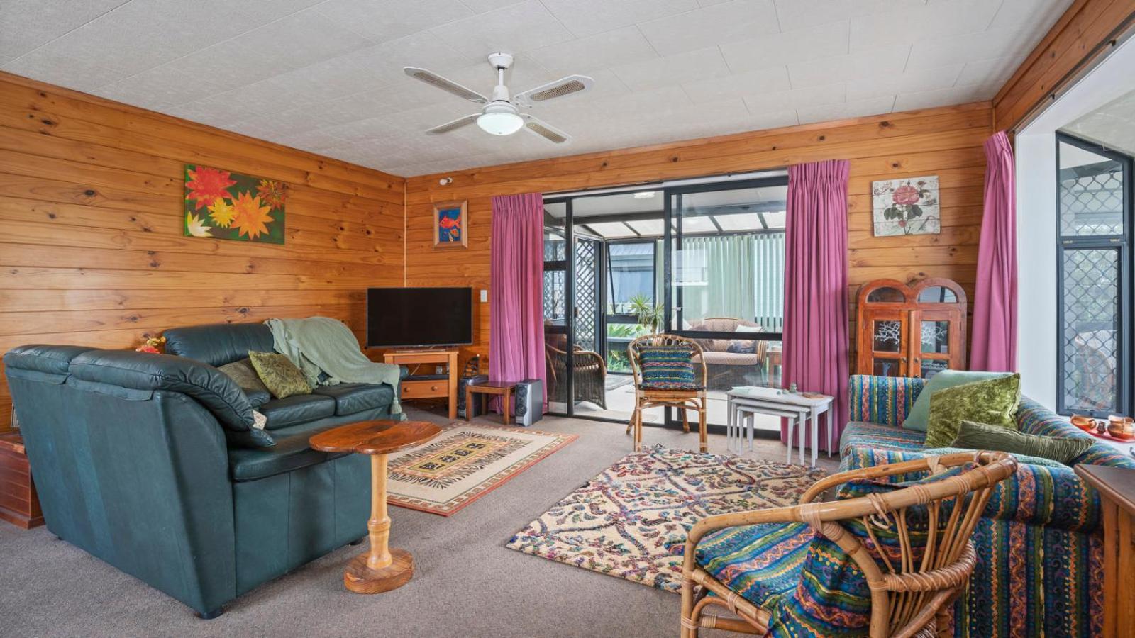 Beachglen - Snells Beach Holiday Home view 3