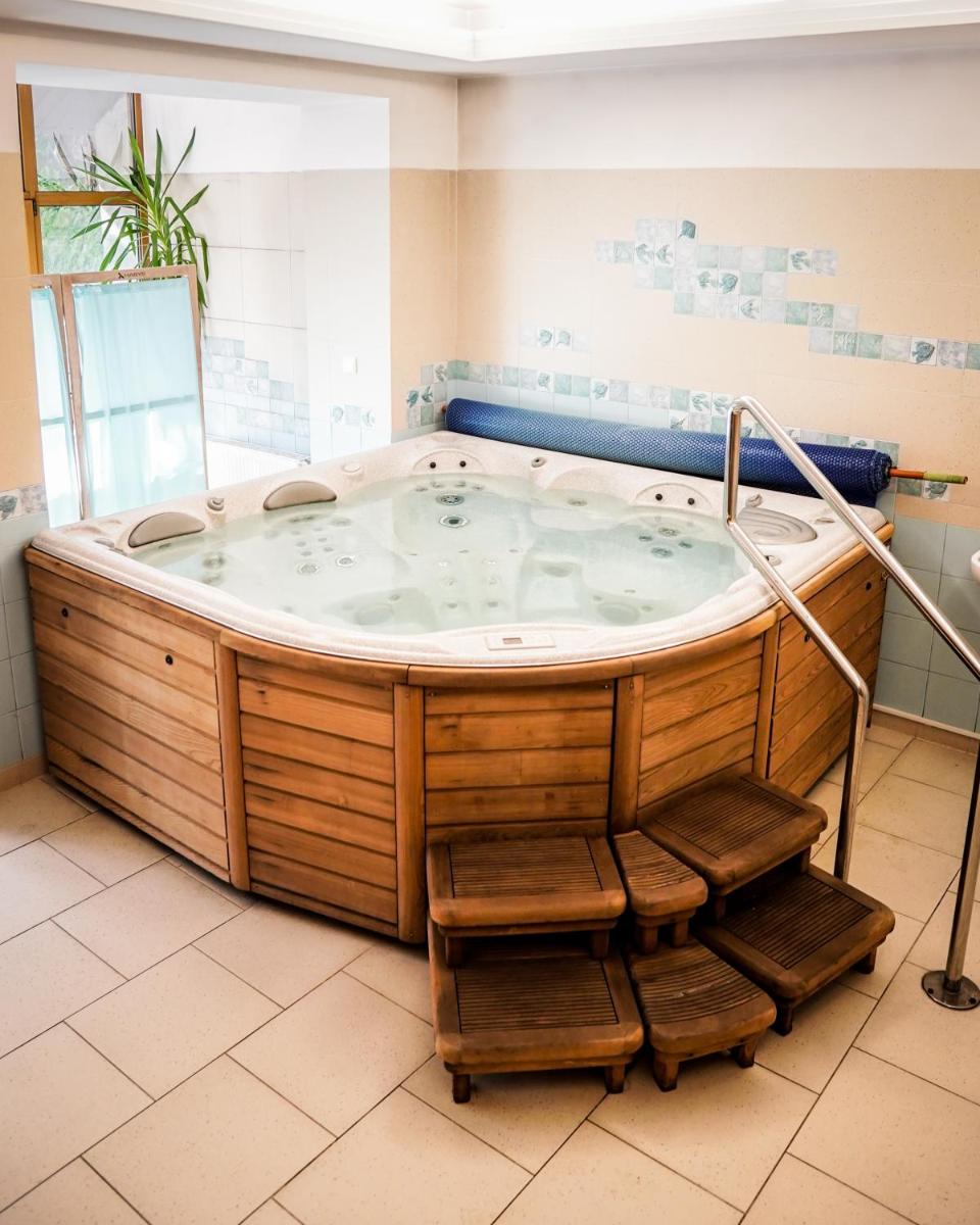 Jacuzzi