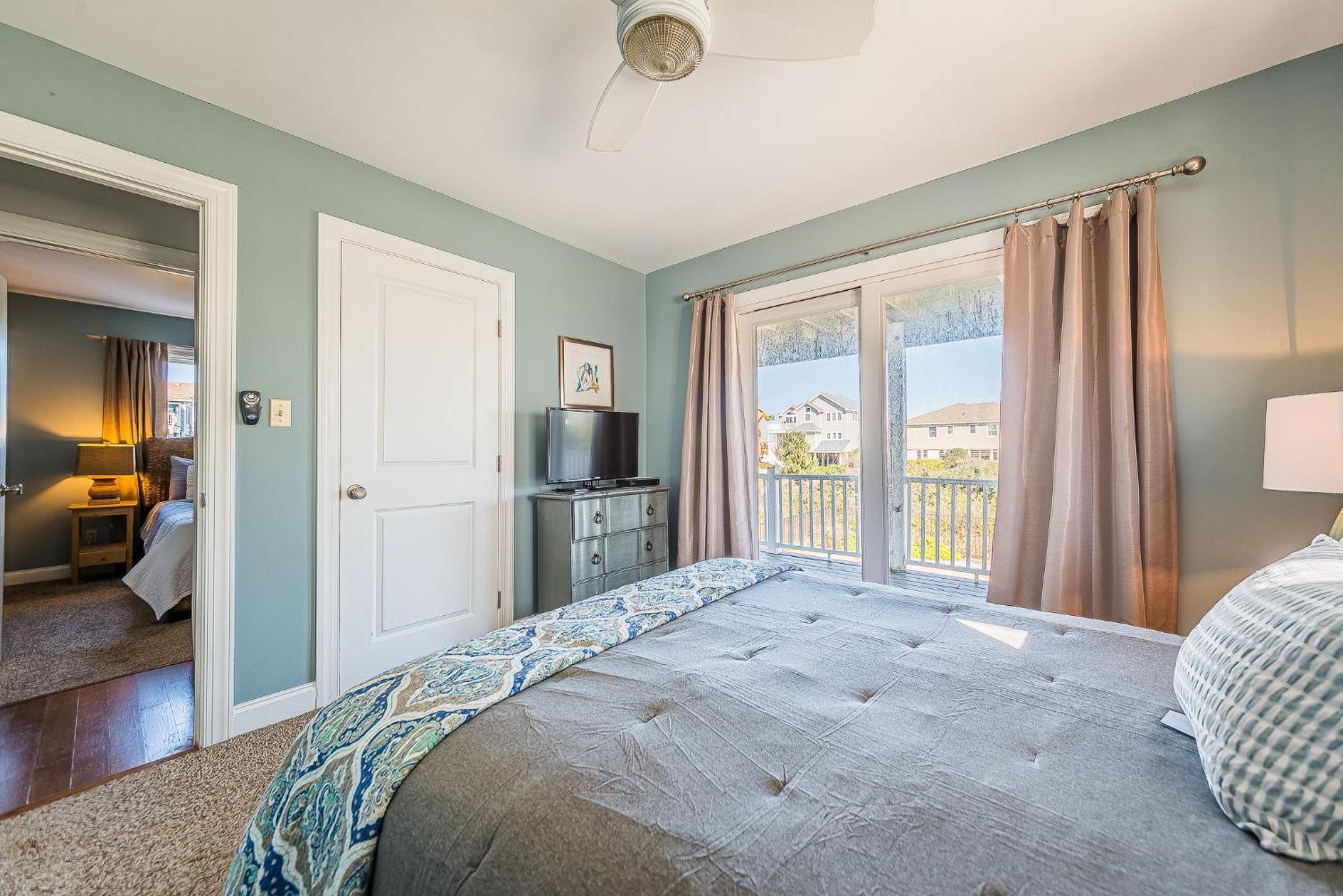 Arcadia - Duck, Caffey's Inlet, Ocean Views, 50 Yards to Beach, Pool, Pets OK, Cul-de-sac Location