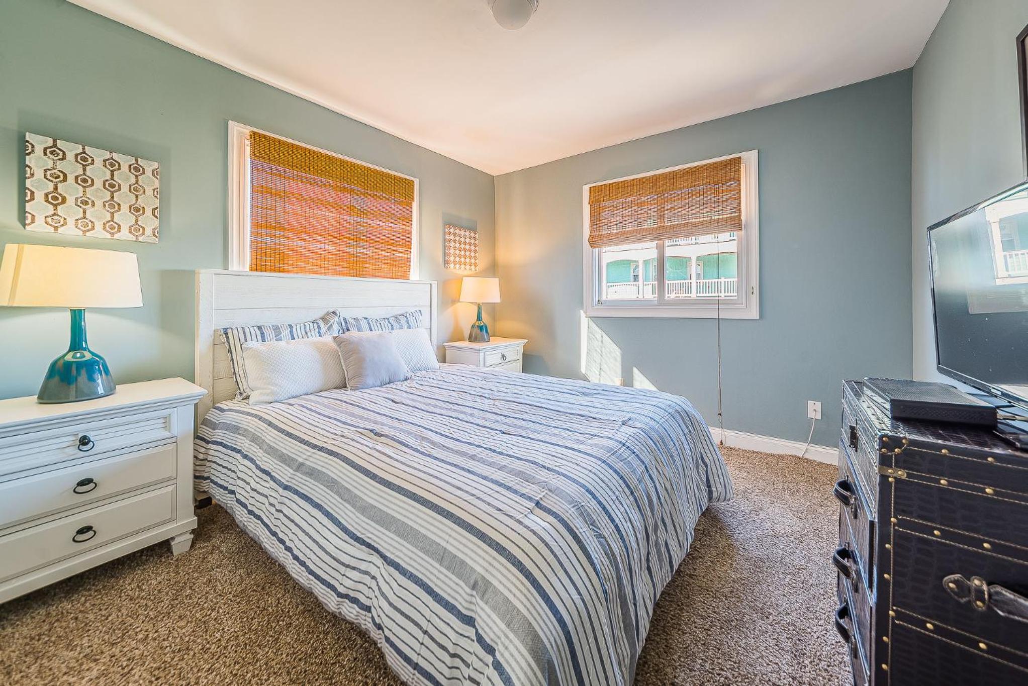 Arcadia - Duck, Caffey's Inlet, Ocean Views, 50 Yards to Beach, Pool, Pets OK, Cul-de-sac Location