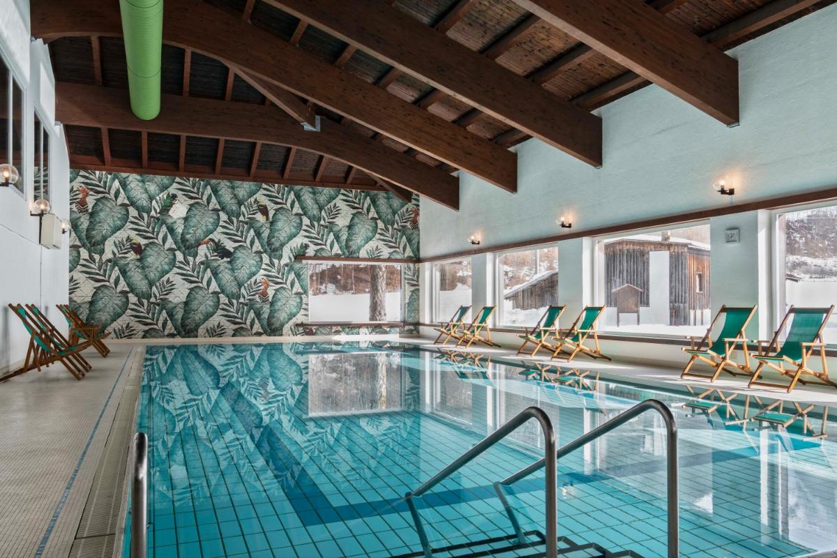 indoor pool
