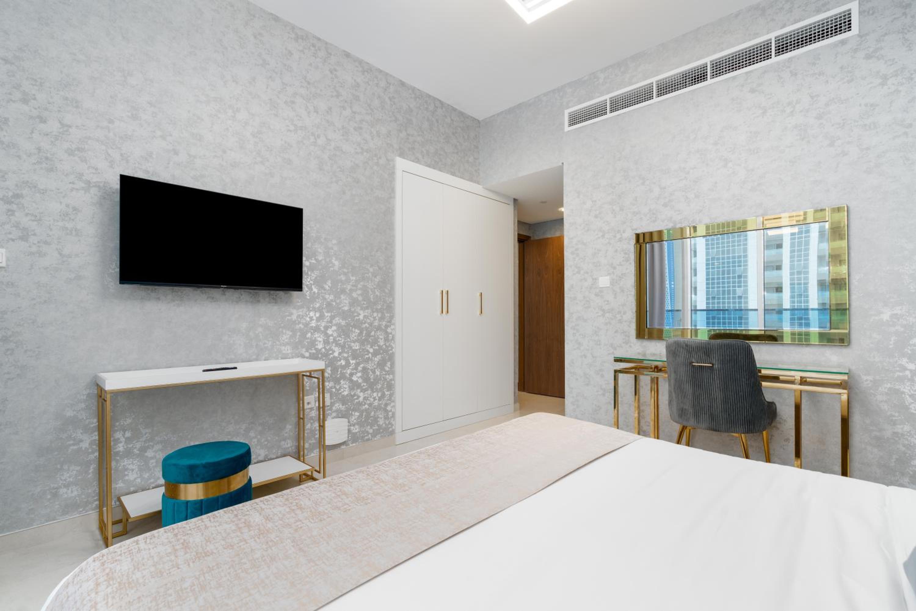 GlobalStay Business Bay Waves Tower Apartments Dubai