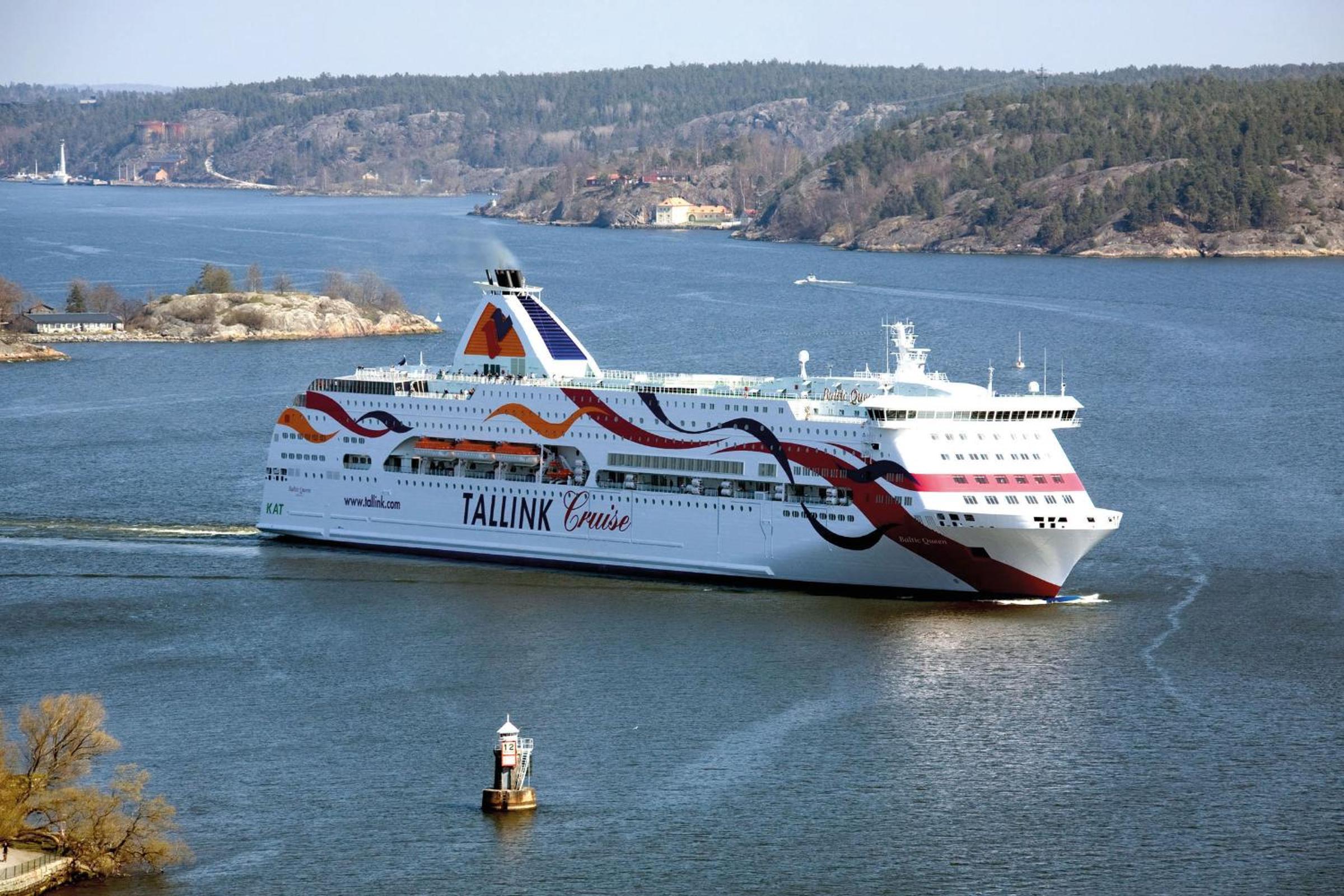 Tallink ferry - Baltic Queen Tallinn to Stockholm view 5